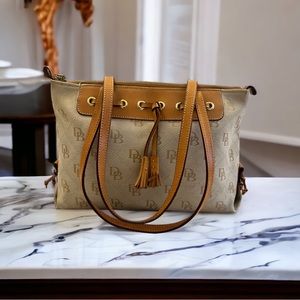 Dooney & Bourke Y2K shoulder bag tan